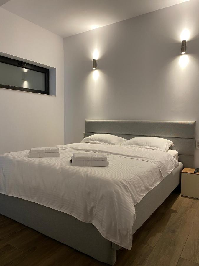 Modern House Hotel Sighetu Marmatiei Ngoại thất bức ảnh