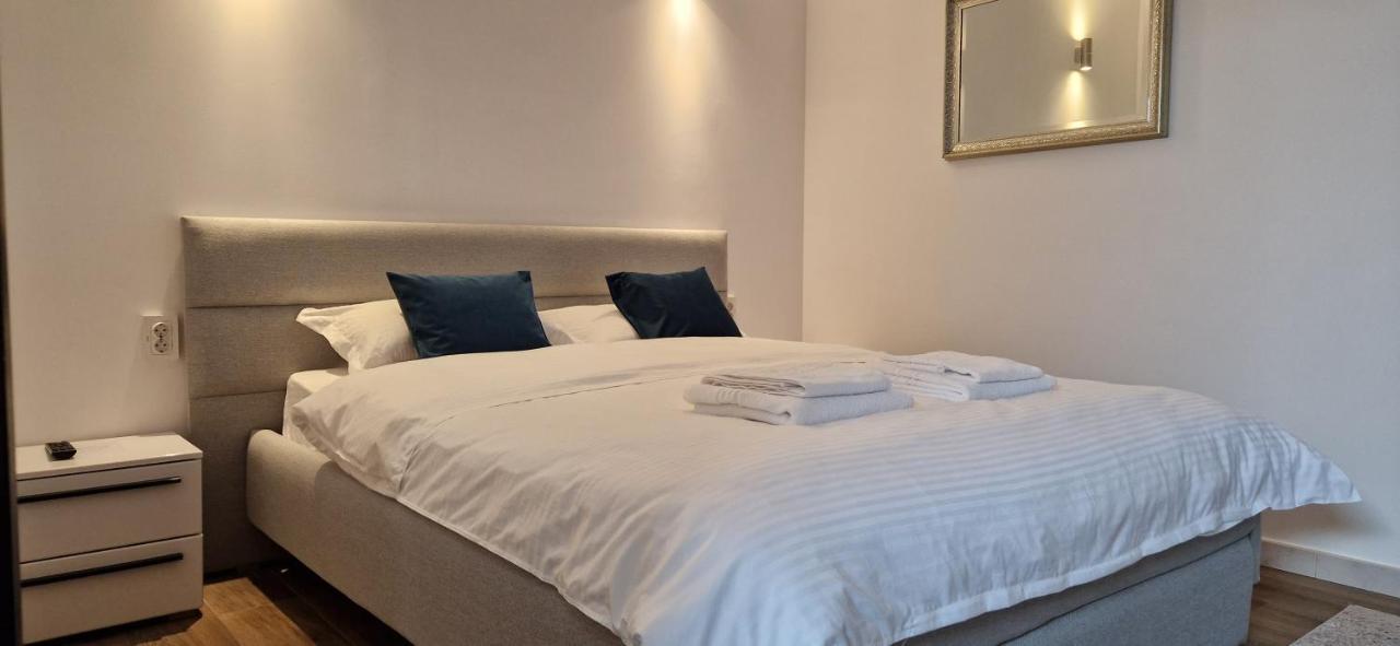 Modern House Hotel Sighetu Marmatiei Ngoại thất bức ảnh